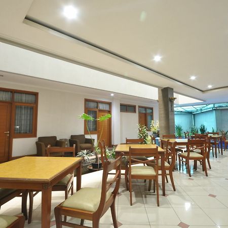 בנדונג Caryota Hotel מראה חיצוני תמונה
