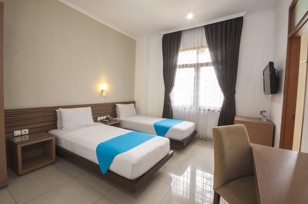 בנדונג Caryota Hotel מראה חיצוני תמונה