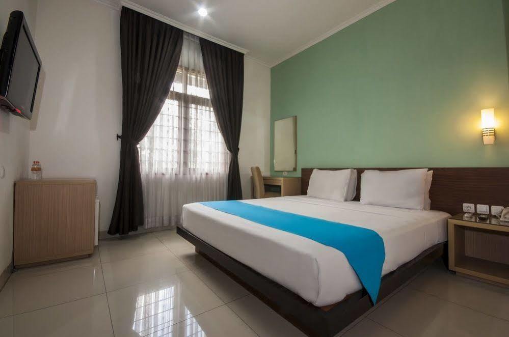 בנדונג Caryota Hotel מראה חיצוני תמונה